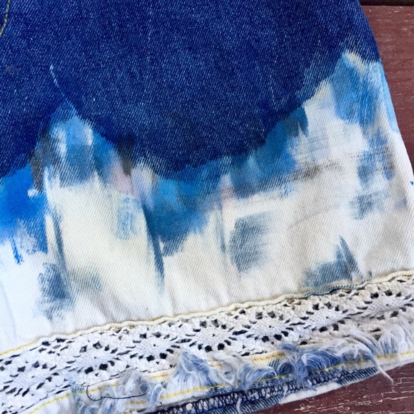 VINTAGE High Waisted Bleached Denim Shorts - Picture 2 of 8